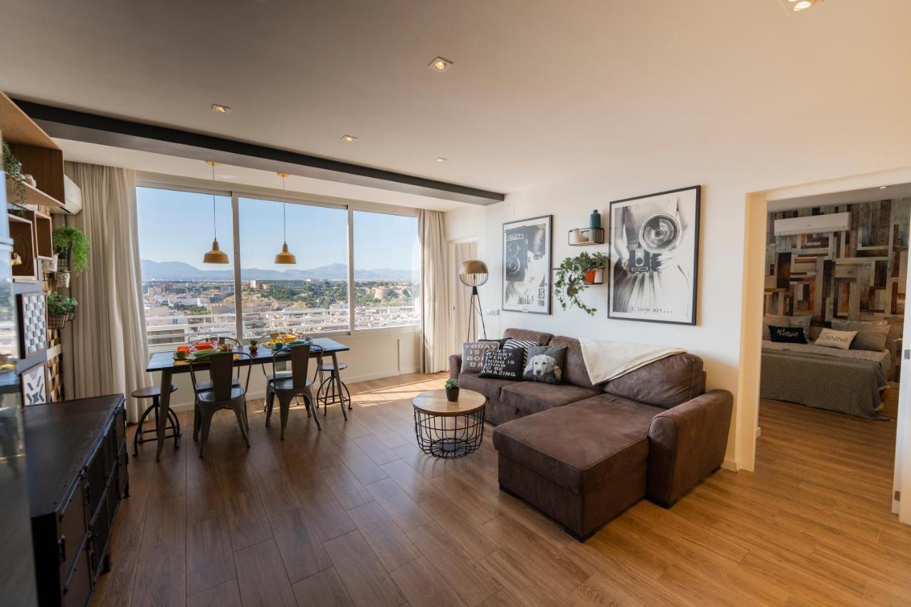 Charming Downtown Skyscrapper Apartment Alicante Bagian luar foto