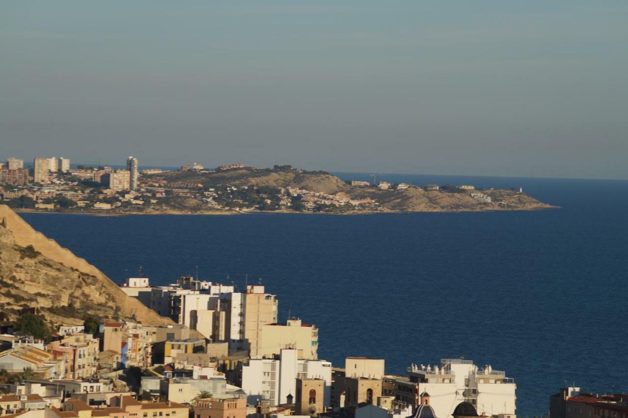 Charming Downtown Skyscrapper Apartment Alicante Bagian luar foto