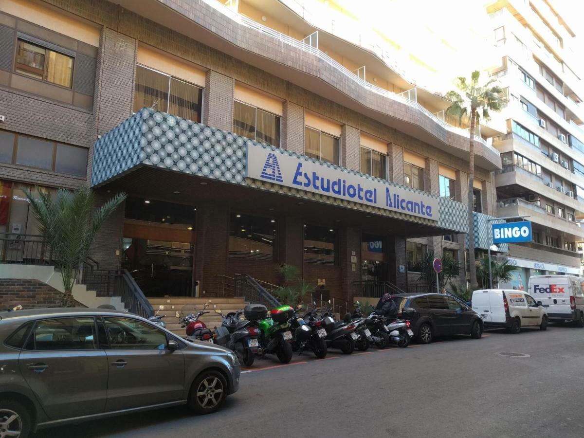 Charming Downtown Skyscrapper Apartment Alicante Bagian luar foto